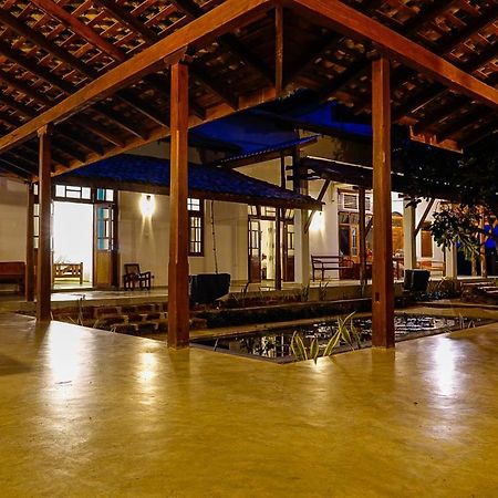 Red Coral Kitesurfing Resort Kalpitiya Bagian luar foto