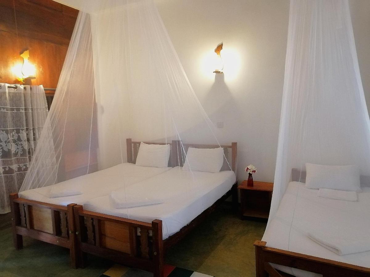Red Coral Kitesurfing Resort Kalpitiya Bagian luar foto