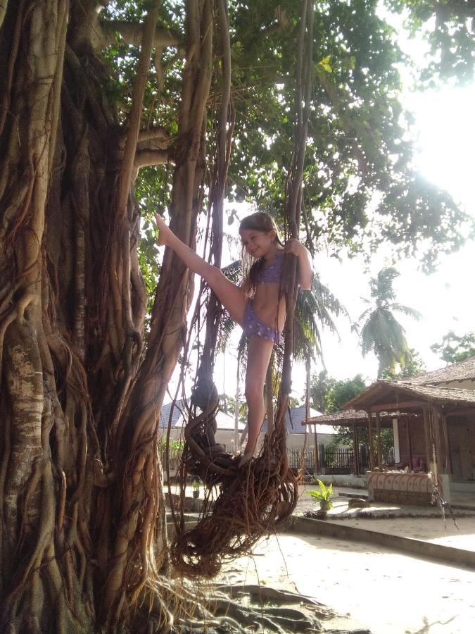 Red Coral Kitesurfing Resort Kalpitiya Bagian luar foto