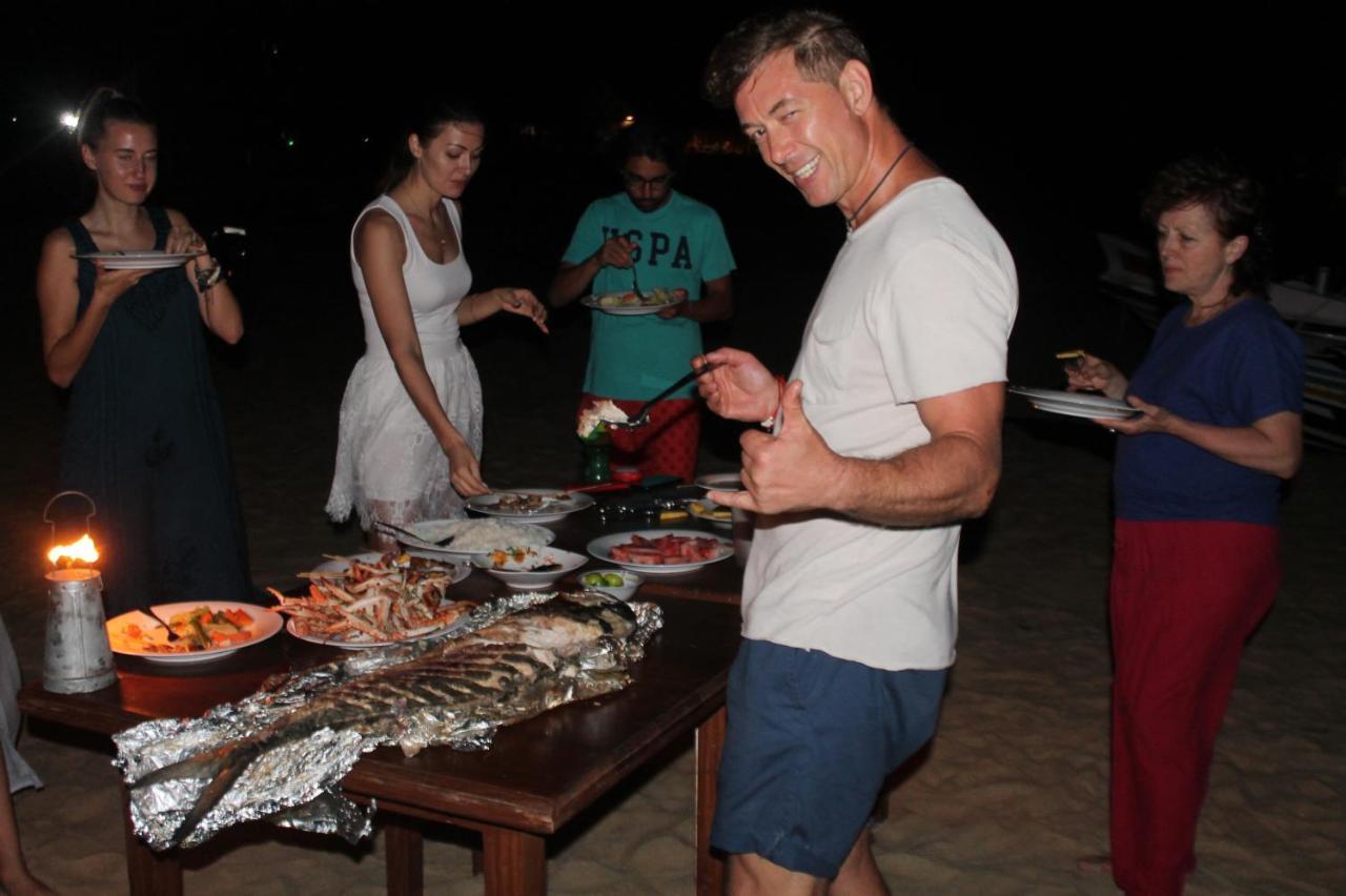 Red Coral Kitesurfing Resort Kalpitiya Bagian luar foto