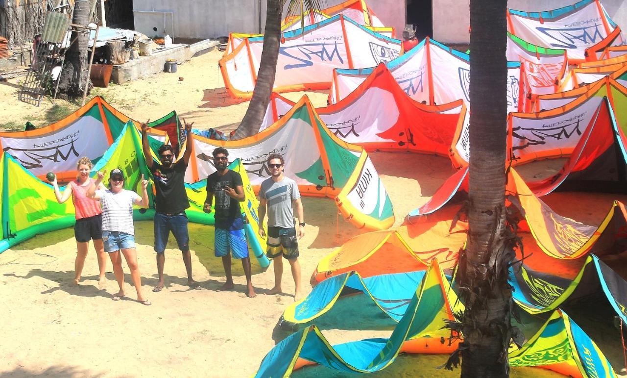 Red Coral Kitesurfing Resort Kalpitiya Bagian luar foto
