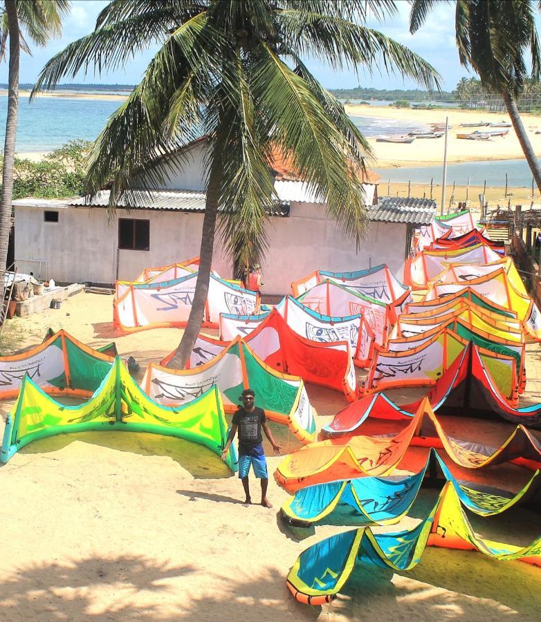 Red Coral Kitesurfing Resort Kalpitiya Bagian luar foto