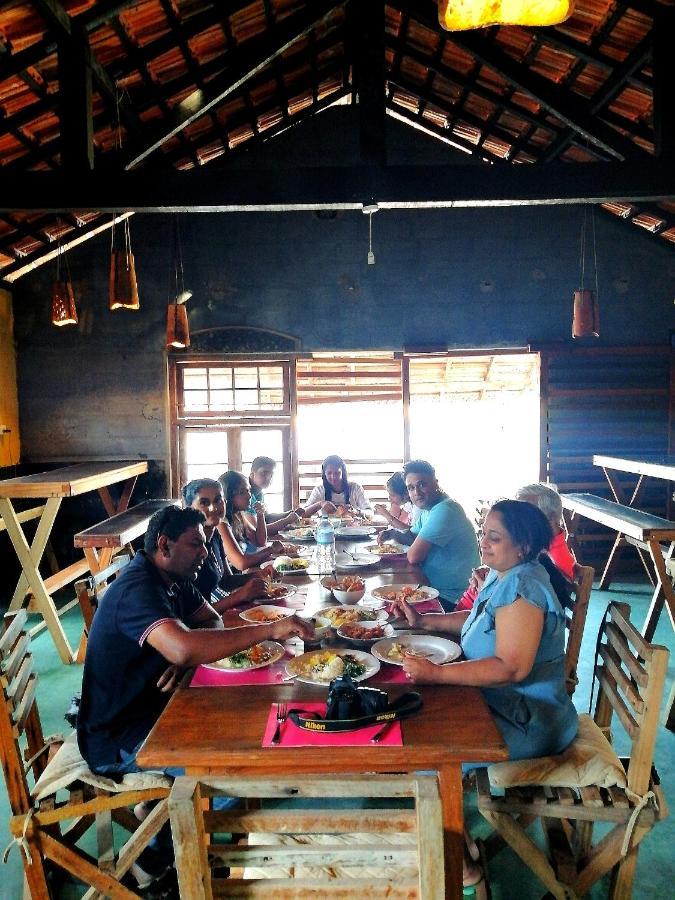 Red Coral Kitesurfing Resort Kalpitiya Bagian luar foto